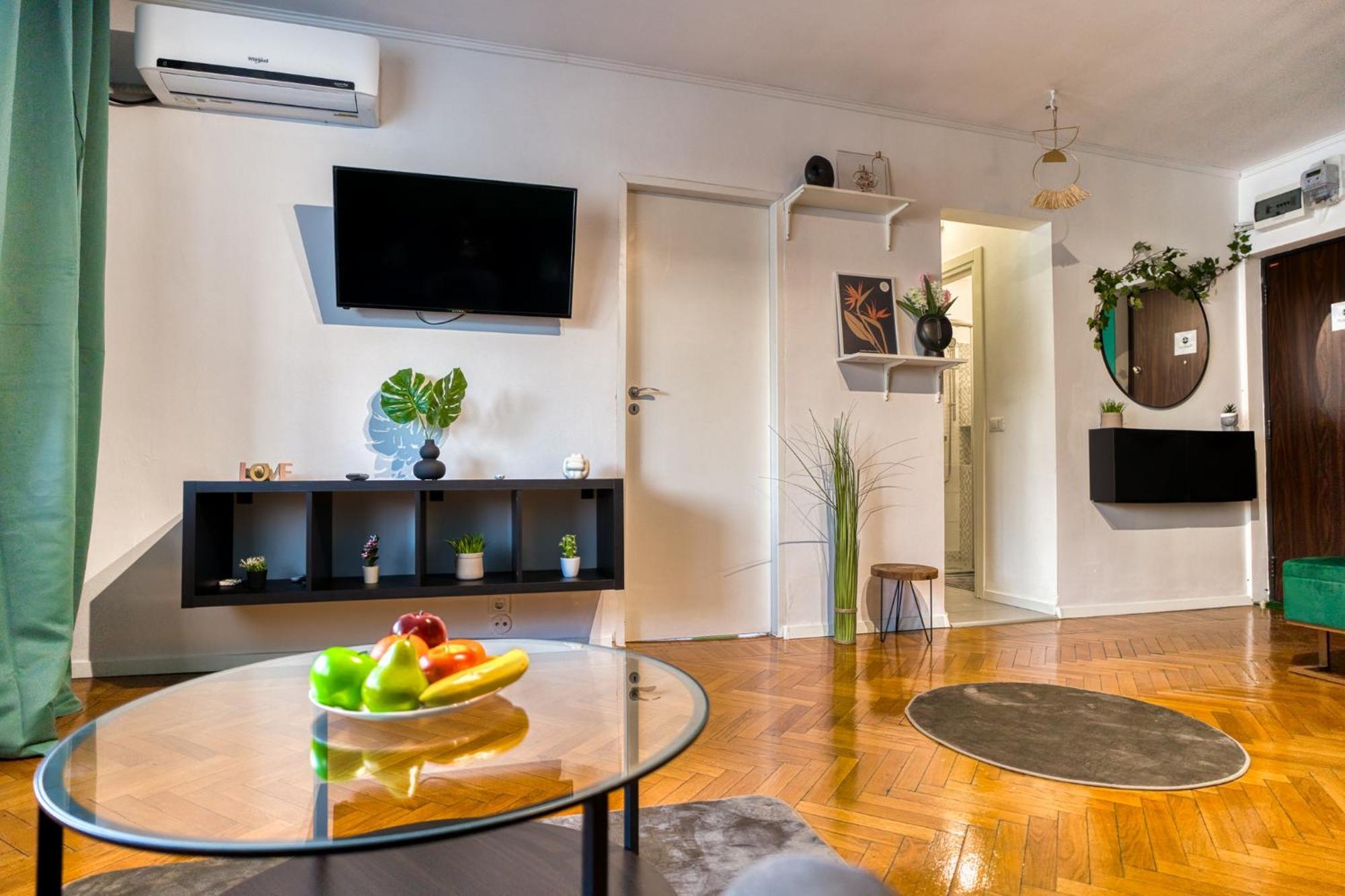 Hacienda Royal Palace - Central Designer Apartment บูคาเรสต์ ภายนอก รูปภาพ